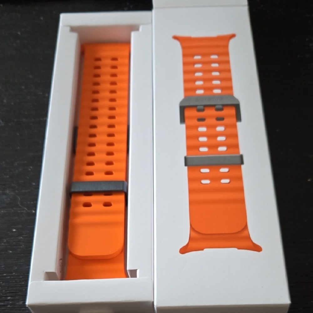Samsung ULTRAWATCH Orange Wearable Band